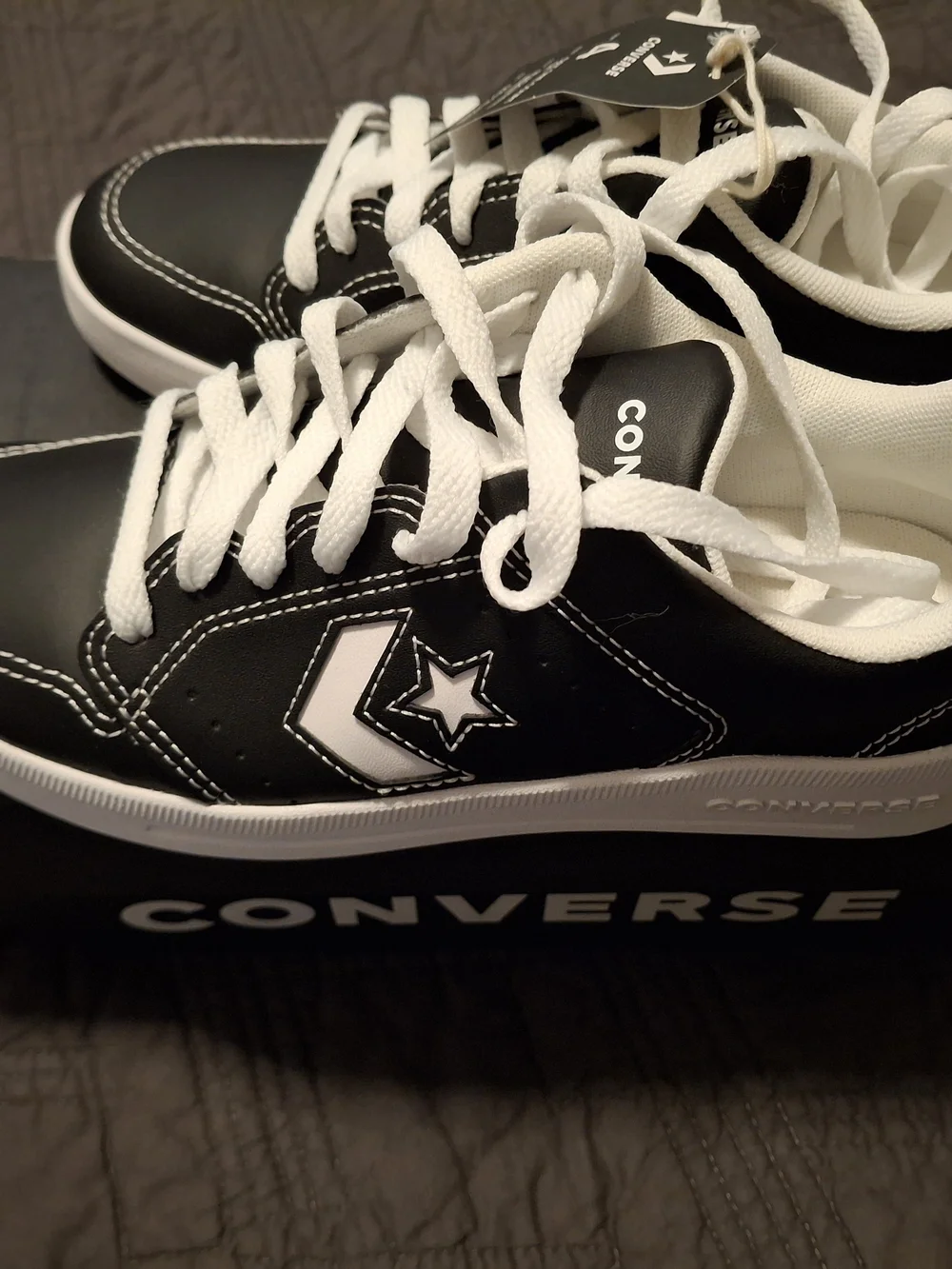 Converse Black & White Low-Top Sneakers Mens 4/ Womens 5.5